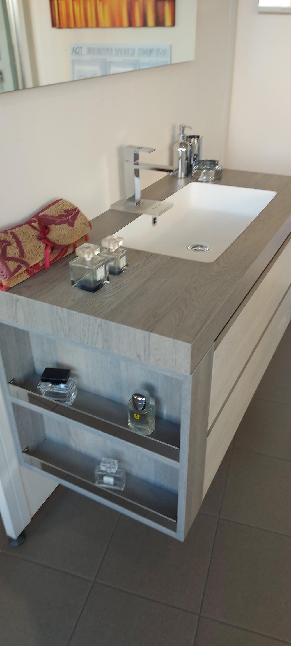 ARREDO BAGNO FREEDOM LINEARE 113 2 CASSETTONI FINITURA ROVERE GRIGIO E ARTICO