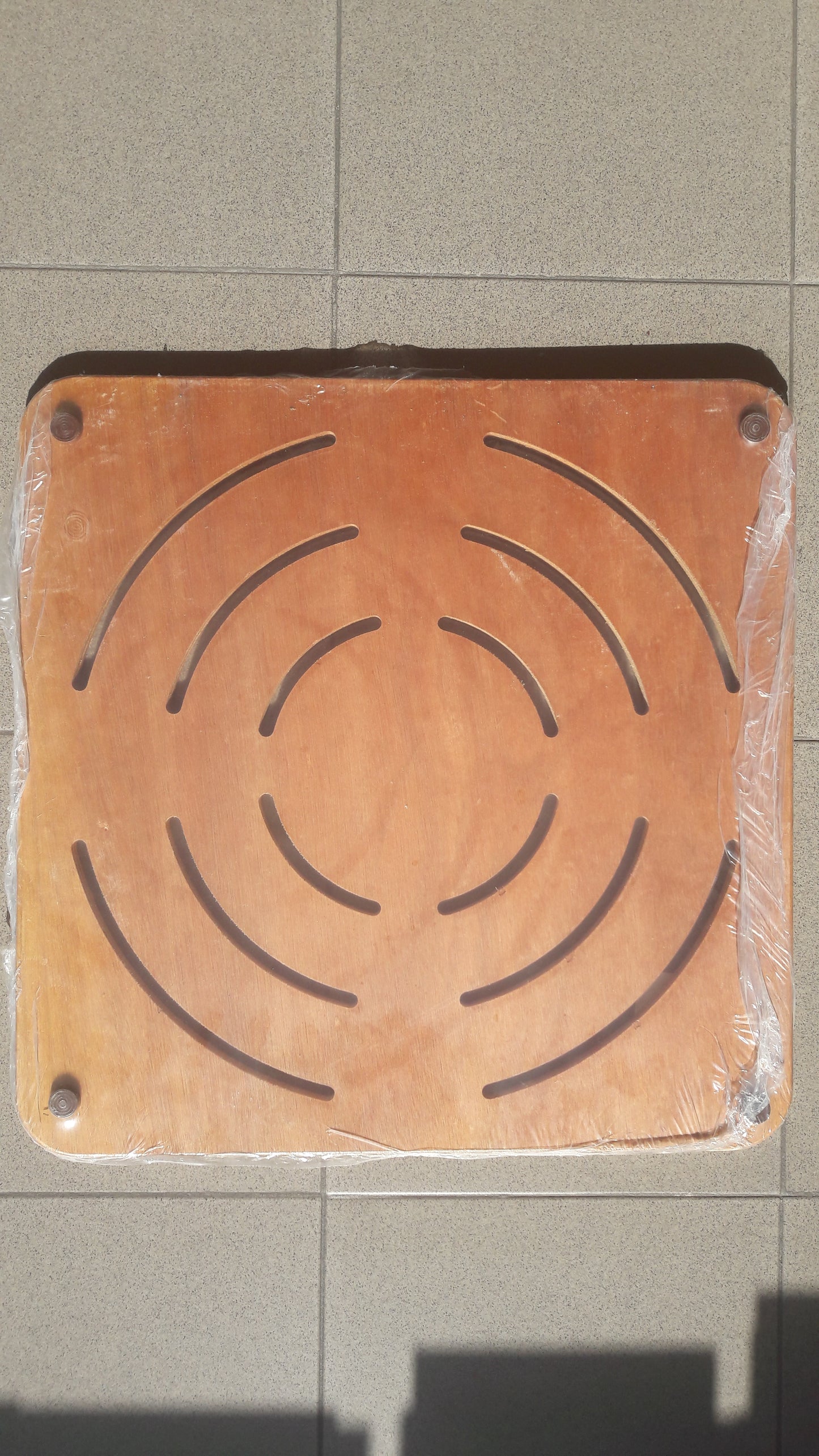 PEDANA DOCCIA IN LEGNO MULTISTRATO MARINO QUADRATA CM.50X50 -campionario scheggiato-