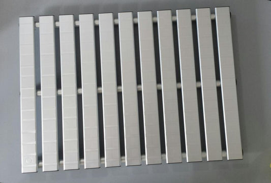 PEDANA DOCCIA ALLUMINIO ARGENTO SATINATO ANTISCIVOLO RETTANGOLARE CM.50X70X4,5H.